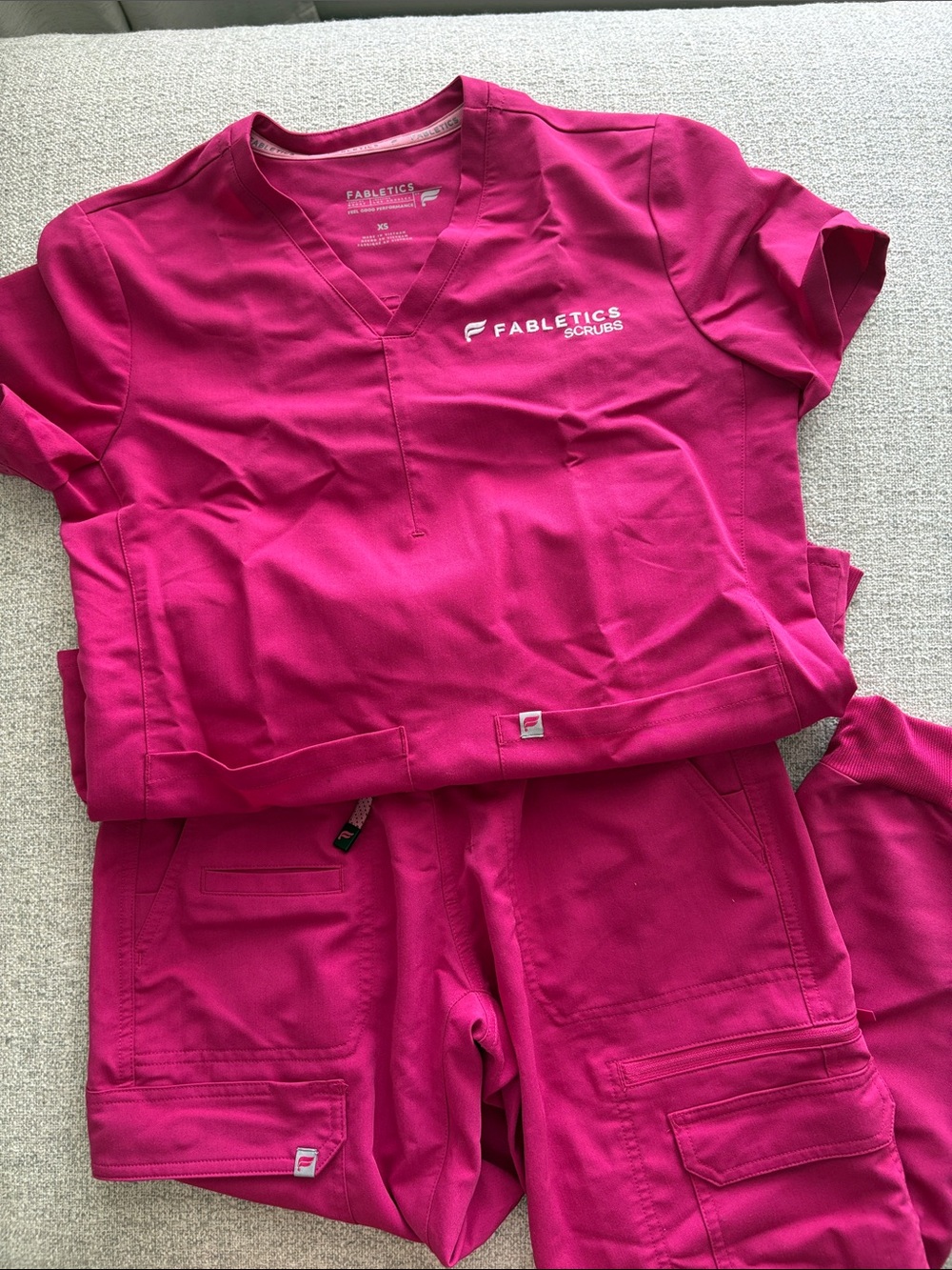 Fabletics Hibiscus Scrubs Set